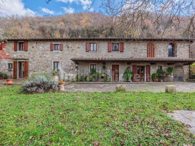 Rustici e casali in vendita di 160 m²