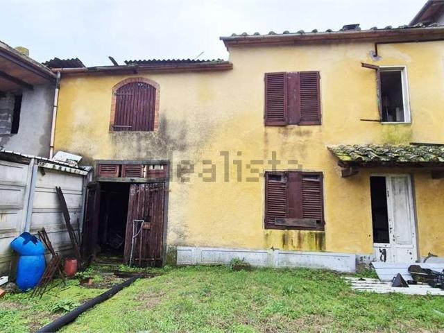 Rustici e casali in vendita di 160 m²