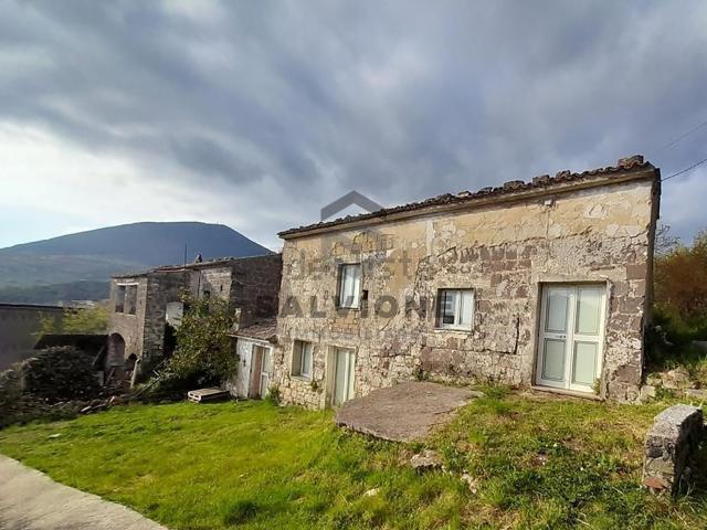 Rustici e casali in vendita di 160 m² in Contrada selva palladino