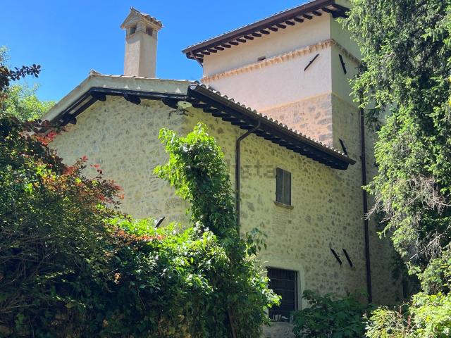 Rustici e casali in vendita di 160 m² in Località Colle Marozzo