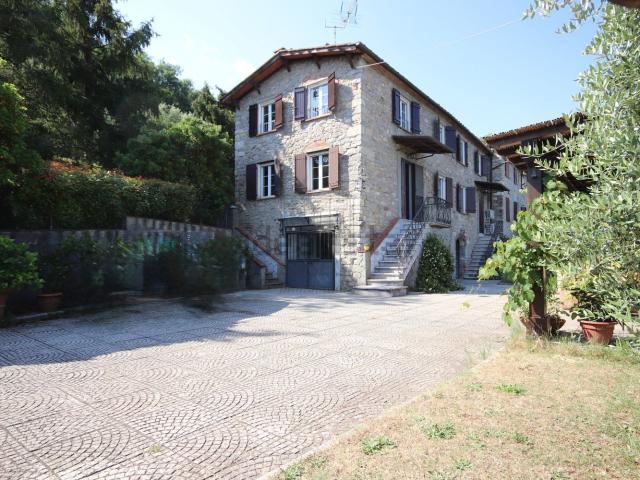 Rustici e casali in vendita di 160 m² in Località Corso, 1