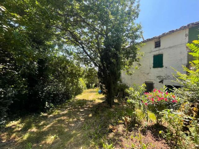Rustici e casali in vendita di 160 m² in Via Monte la Pieve