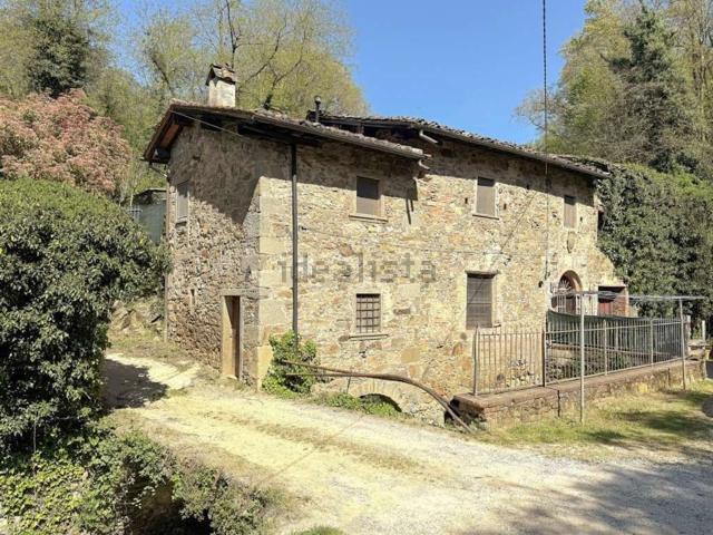 Rustici e casali in vendita di 160 m² in Via Orbignanese