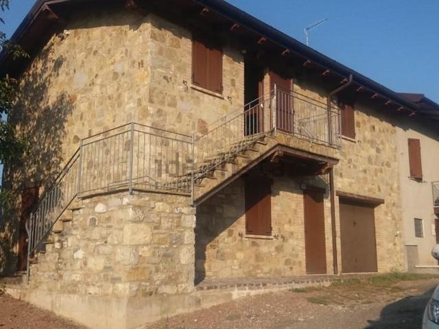 Rustici e casali in vendita di 160 m² in Via Pompeano
