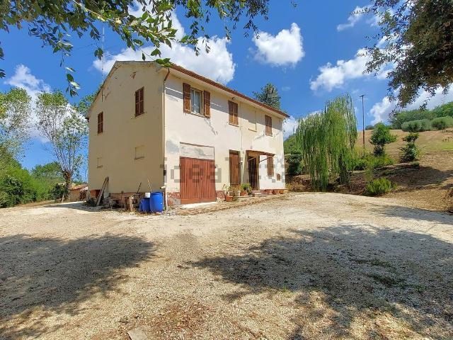 Rustici e casali in vendita di 160 m² in Via San Martino, 1