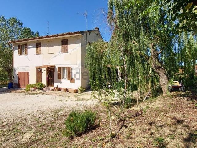 Rustici e casali in vendita di 160 m² in Via San Martino, 1