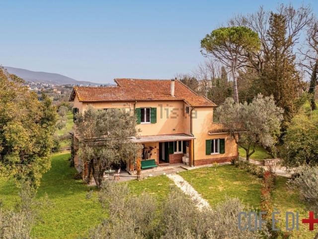 Rustici e casali in vendita di 160 m² in Via Sant&apos Angelo, 2