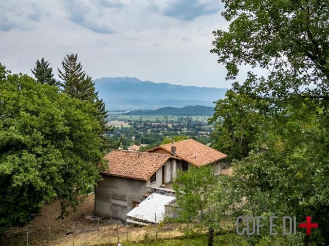 Rustici e casali in vendita di 160 m² in Via Valle Case