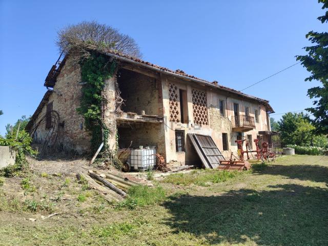 Rustici e casali in vendita di 160 m² in Via Variala, 8