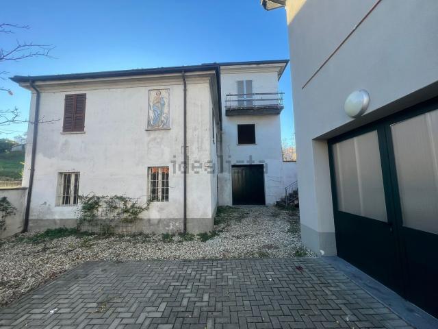 Rustici e casali in vendita di 161 m²
