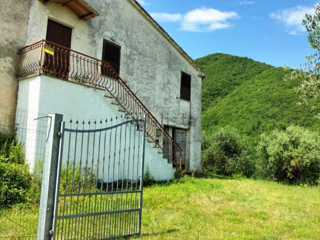 Rustici e casali in vendita di 161 m² in Contrada cerqueto