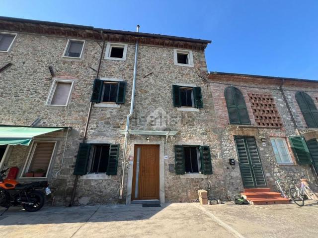 Rustici e casali in vendita di 161 m² in Via Ceppo di Melo, 28