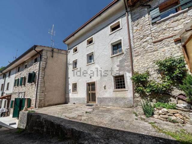 Rustici e casali in vendita di 162 m² in Contrada Zam
