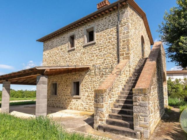 Rustici e casali in vendita di 163 m²
