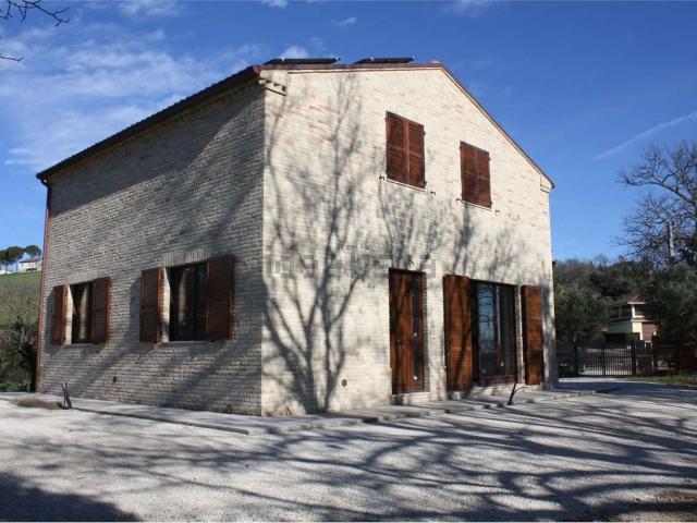 Rustici e casali in vendita di 174 m² in Contrada Volte Sante, 23