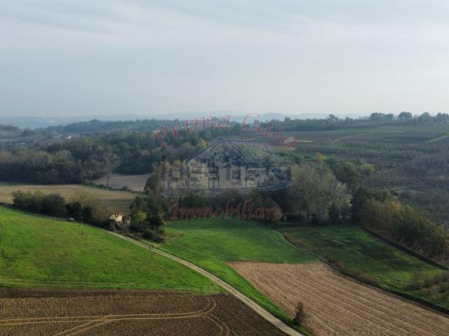 Rustici e casali in vendita di 17500 m² in Strada val del boy