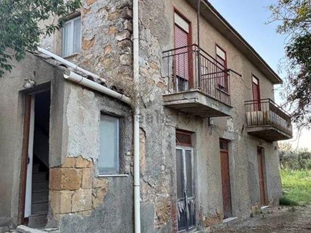 Rustici e casali in vendita di 175 m² in Contrada Mandrazzi