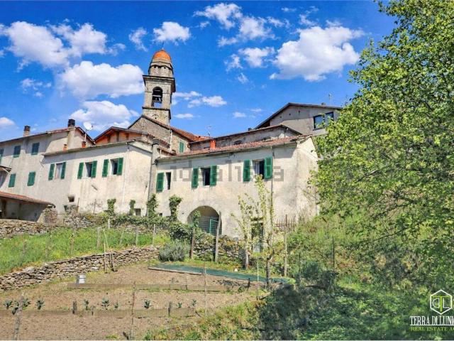 Rustici e casali in vendita di 175 m² in Strada Senza Nome