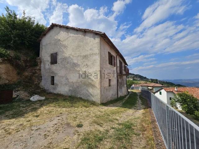 Rustici e casali in vendita di 175 m² in Via Cavalieri di Vittorio Veneto, 6