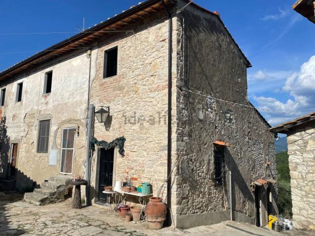 Rustici e casali in vendita di 175 m² in Via di Moriano