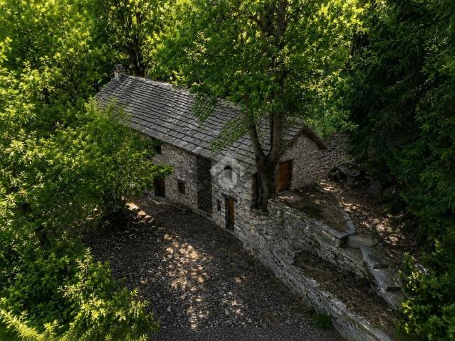 Rustici e casali in vendita di 176 m² in Via Sciupada, 76
