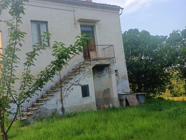 Rustici e casali in vendita di 177 m² in Contrada Valchiusa