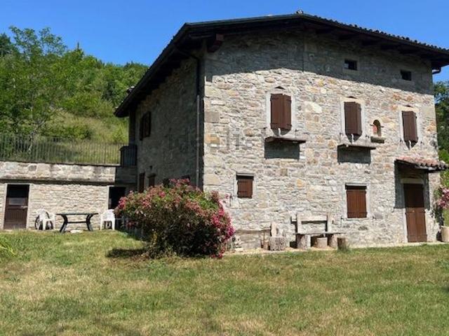 Rustici e casali in vendita di 177 m² in Via del Vergatello, 16