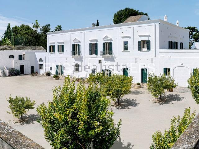 Rustici e casali in vendita di 1780 m²