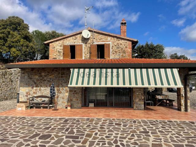 Rustici e casali in vendita di 179 m²