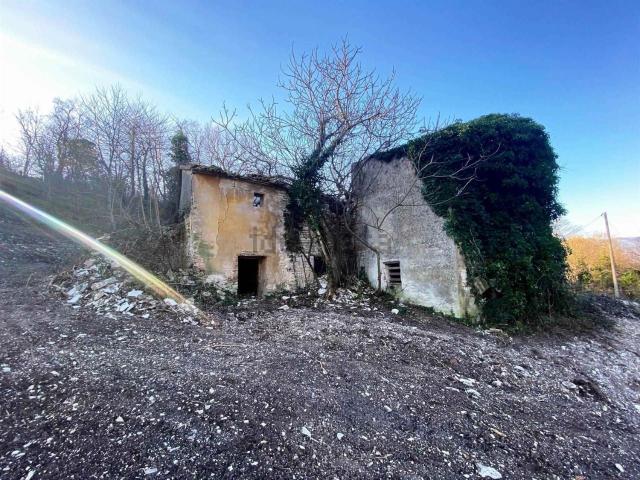 Rustici e casali in vendita di 179 m²