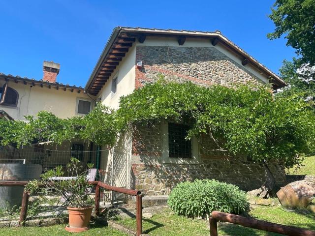 Rustici e casali in vendita di 170 m²