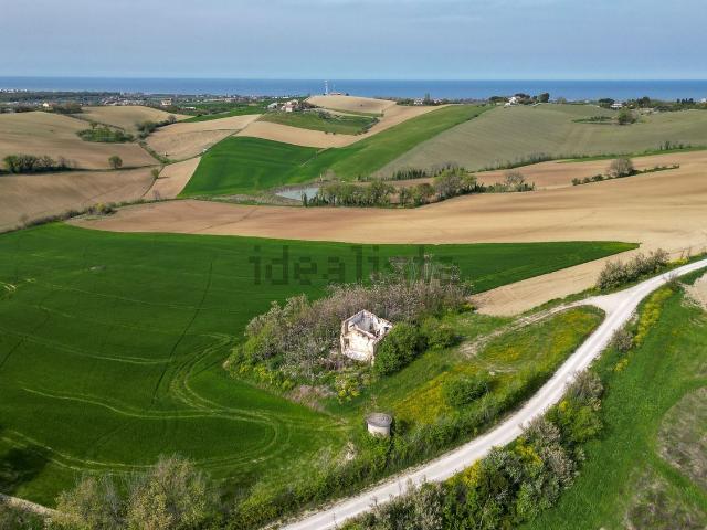 Rustici e casali in vendita di 170 m² in Strada delle Caminate