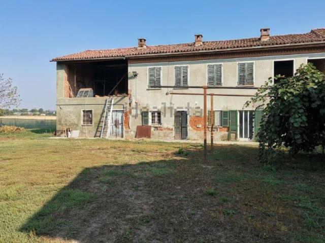 Rustici e casali in vendita di 170 m² in Via Molini