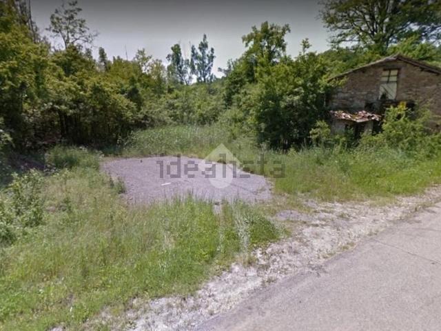Rustici e casali in vendita di 170 m² in Via Molino Vetrina