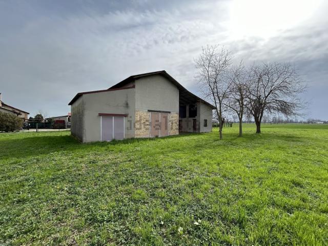 Rustici e casali in vendita di 170 m² in Via Cà Ballo