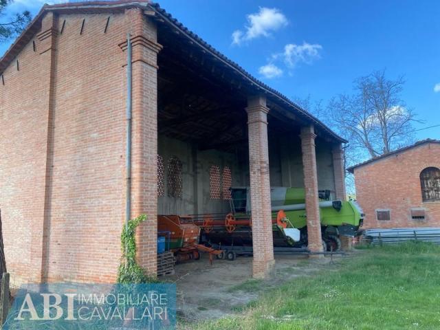 Rustici e casali in vendita di 170 m² in Via Limisano