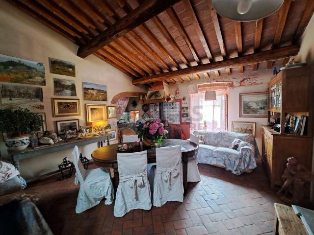 Rustici e casali in vendita di 170 m² in Via Roma