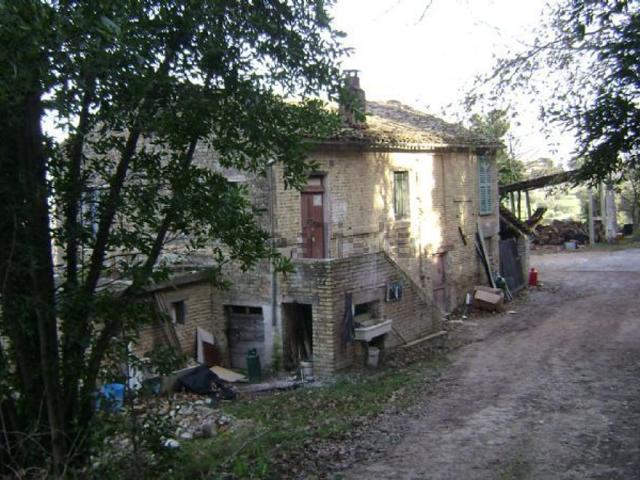 Rustici e casali in vendita di 172 m²