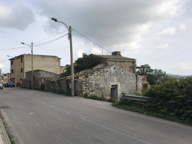 Rustici e casali in vendita di 173 m² in Via Cristoforo Colombo, 3