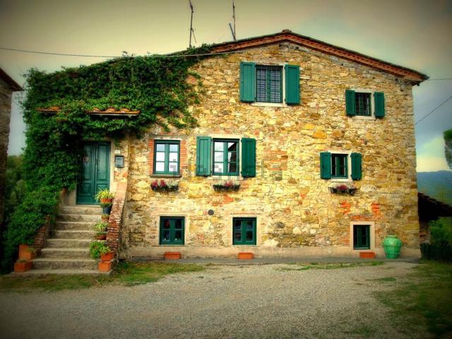 Rustici e casali in vendita di 173 m² in Via Poggio alla Guardia