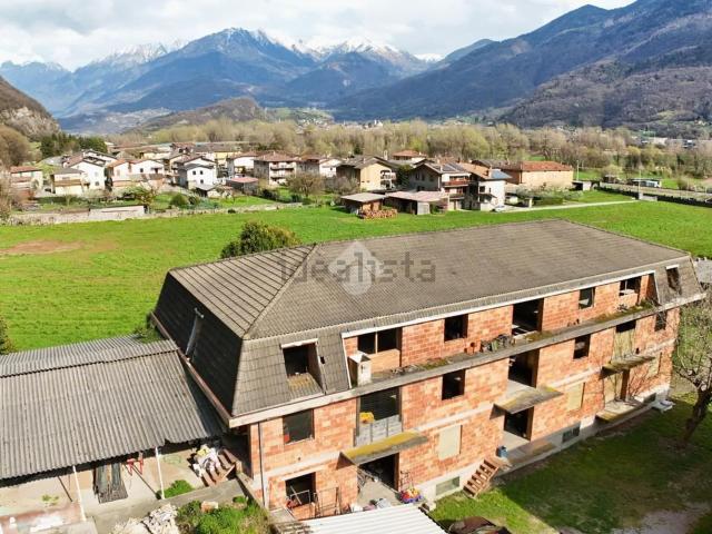 Rustici e casali in vendita di 1847 m² in Via Kennedy, 16