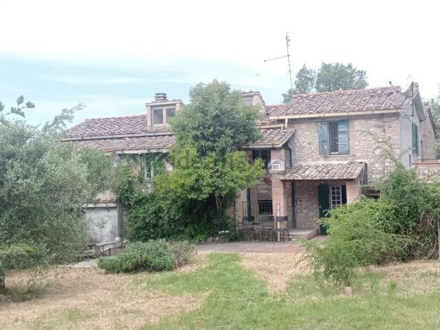 Rustici e casali in vendita di 187 m²