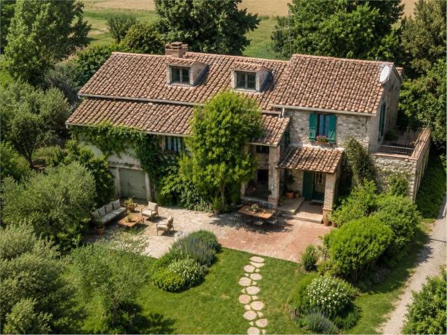 Rustici e casali in vendita di 187 m²