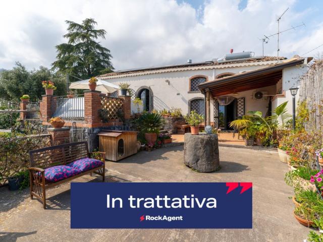 Rustici e casali in vendita di 187 m² in Via Pedata Sant&apos Agata