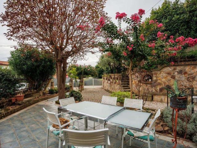 Rustici e casali in vendita di 180 m²