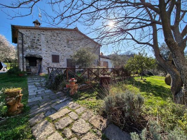 Rustici e casali in vendita di 180 m²