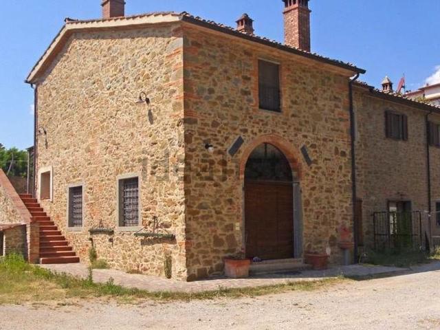Rustici e casali in vendita di 180 m²