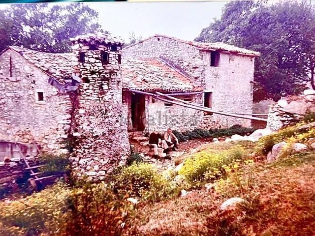 Rustici e casali in vendita di 180 m²