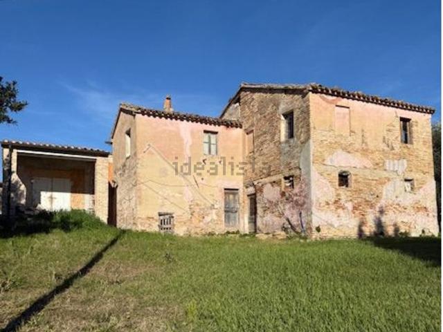 Rustici e casali in vendita di 180 m²