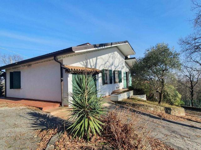 Rustici e casali in vendita di 180 m²
